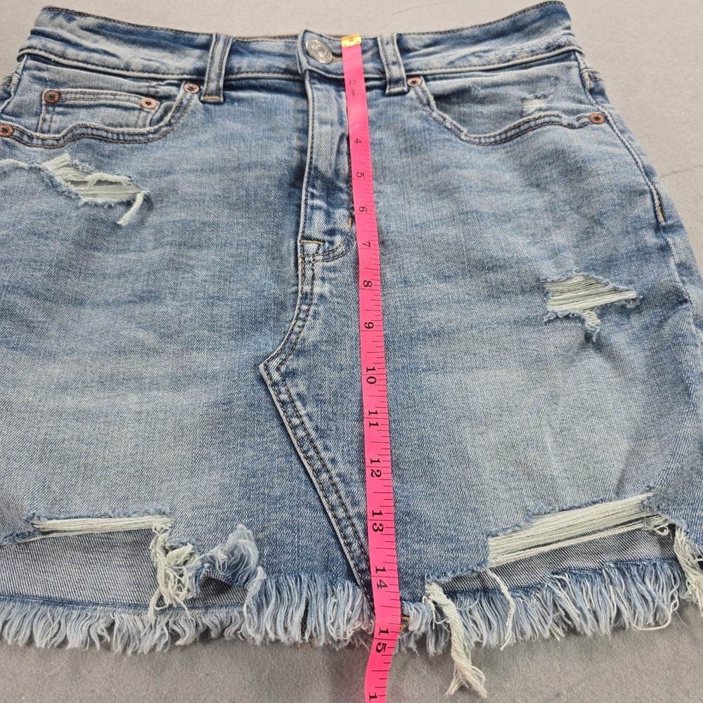 American Eagle Super Stretch Distressed Denim Mini Skirt Light Wash Size 6 - Picture 6 of 8